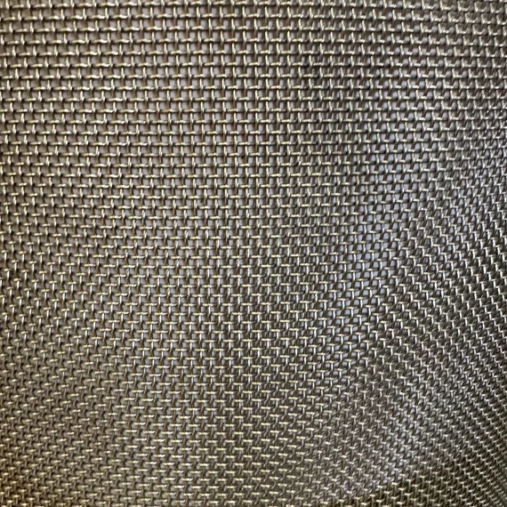 1,25 lyukbőség /0,63 drótvastagság x 1250mm széles SAVÁLLÓ