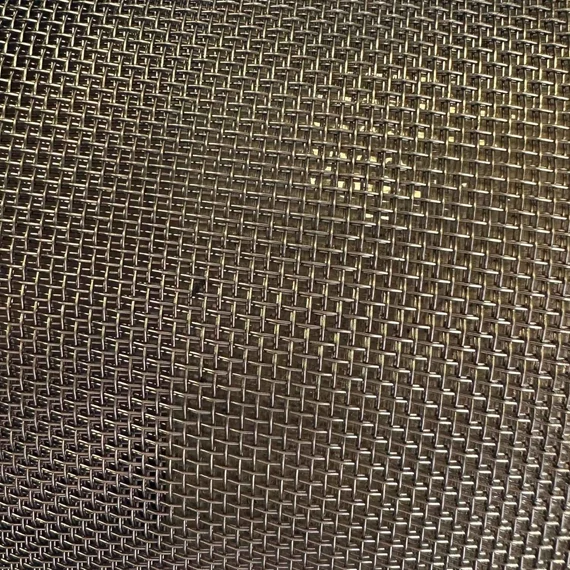 1,25 lyukbőség / 0,32 drótvastagság x 1300mm széles ROZSDAMENTES