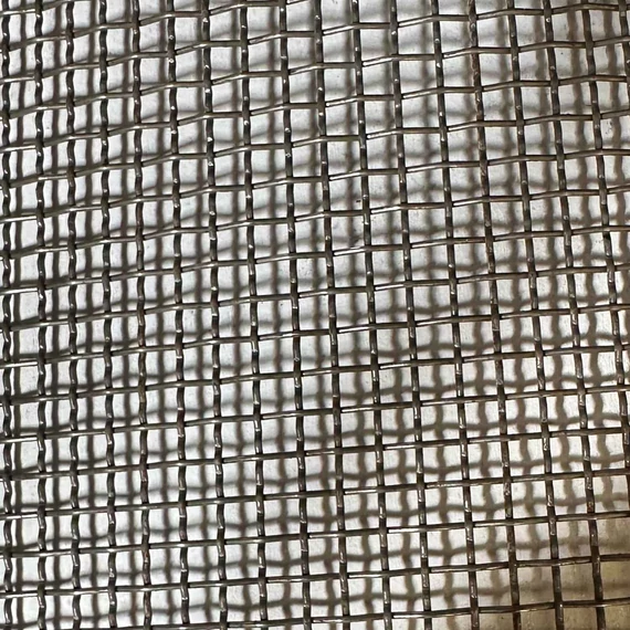 3,15 lyukbőség / 0,63 - 0,71 drótvastagság x 1200mm széles ACÉL (RUGÓACÉL)