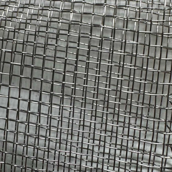 2,24 lyukbőség / 0,60 drótvastagság x 2850mm széles ROZSDAMENTES